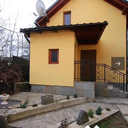 Dva Opryshka Yaremche