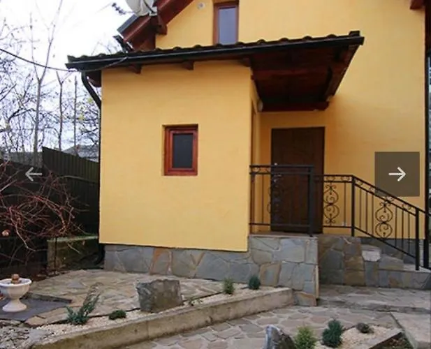 Dva Opryshka Yaremche